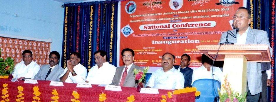 Dignitaries and Executive Members on Stage